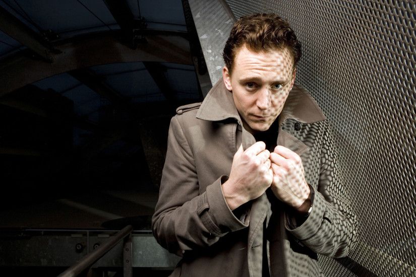 Celebrity - Tom Hiddleston English Actor Wallpaper