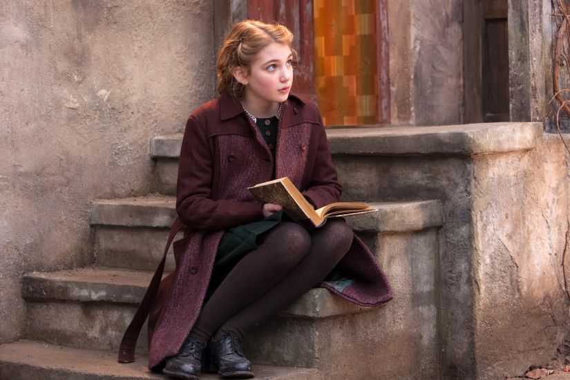 Sophie Nelisse in The Book Thief