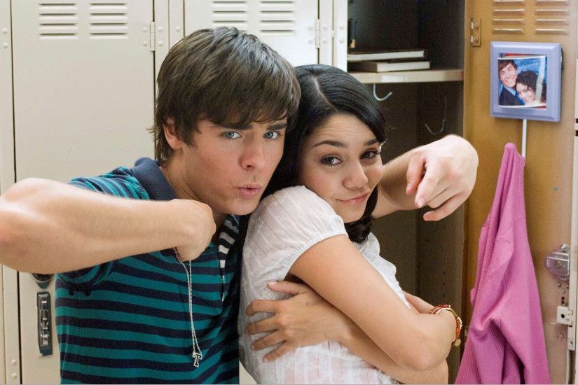 14 Photos That Will Have You Screaming For a 'High School Musical' Reunion  - J-14