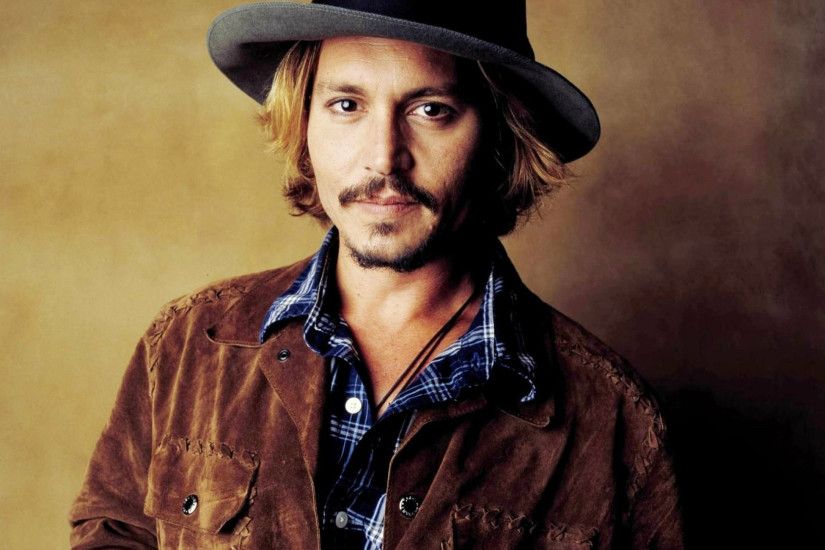 Actor Johnny Depp Â· Bespectacled Johnny Depp wallpaper