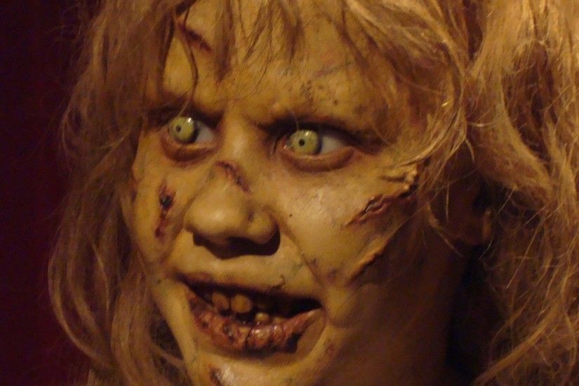 Movie - The Exorcist Regan MacNeil Linda Blair Wallpaper