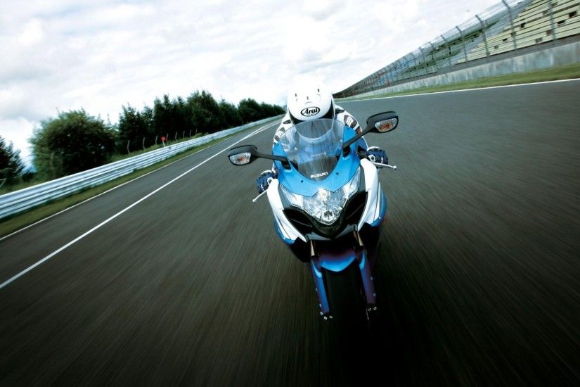 Download Suzuki Motorcycle on Racetrack Wallpaper