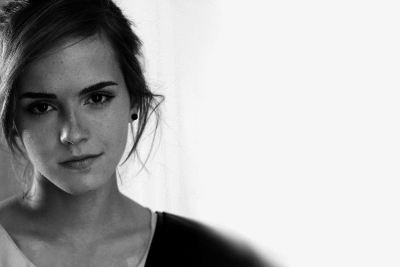 Description for Emma Watson Wallpaper Black White