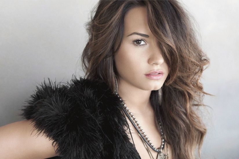 Demi Lovato Wallpapers HD Free Download.