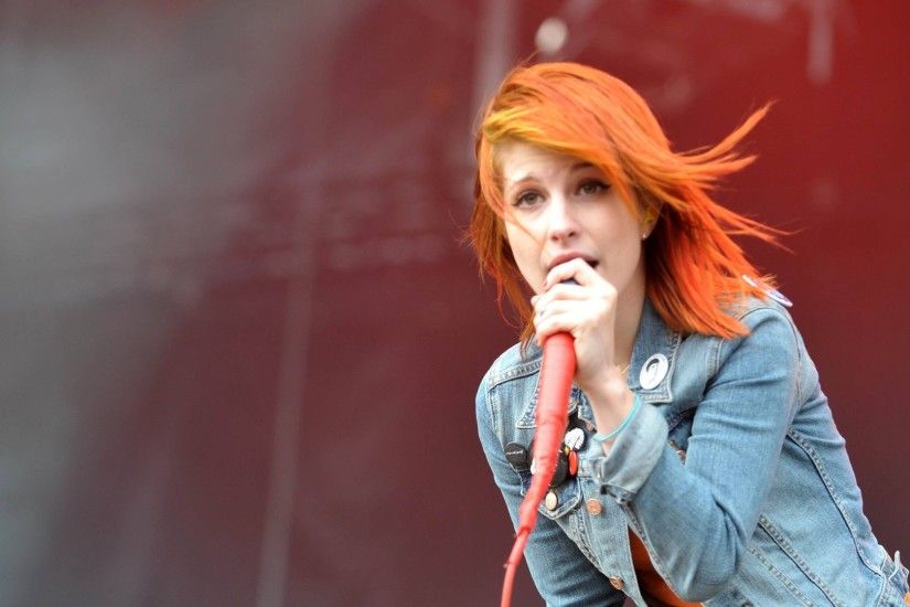 2560x1080 Wallpaper hayley williams, paramore, singer, stage, microphone,  speech
