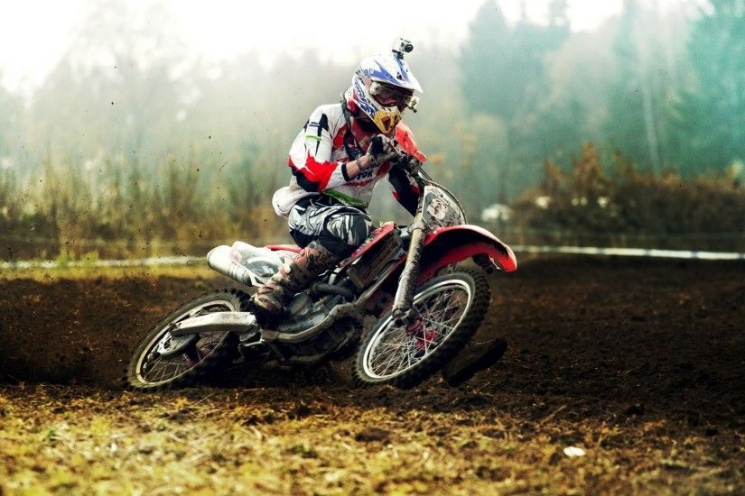 4. dirt-bike-wallpaper4-1-600x338