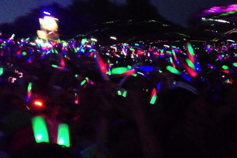 Steve Aoki Laser Show - Tomorrowland 2013 Mainstage - YouTube