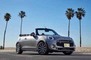 download Mini Cooper 2018 Wallpaper 2048x1365 for mac