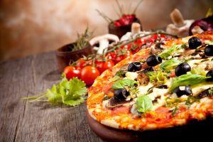 large pizza background 2880x1800 for iphone 5