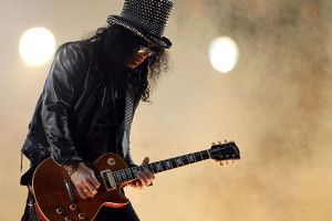 free Slash Guns N Roses Wallpaper 2048x1536 for ios