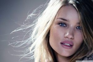 free download Rosie Huntington Wallpaper 1920x1200