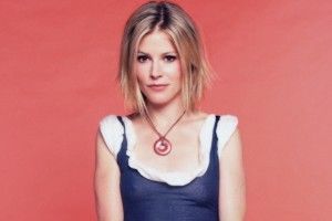 vertical Julie Bowen Wallpapers 1920x1080