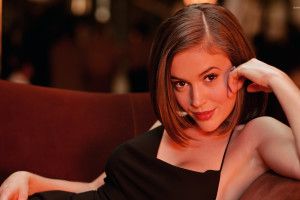 download Alyssa Milano 2018 Wallpapers 1920x1200